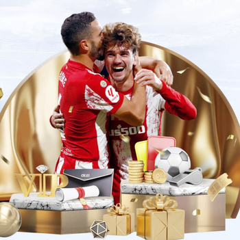 记者：费内巴切和贝西克塔斯追求莱万，他两年能赚4000万到5000万